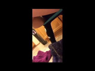 girlfriend pees on towel